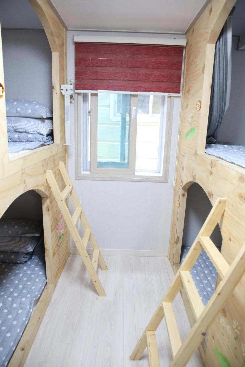 Coco Capsule Guesthouse Μπουσάν Εξωτερικό φωτογραφία