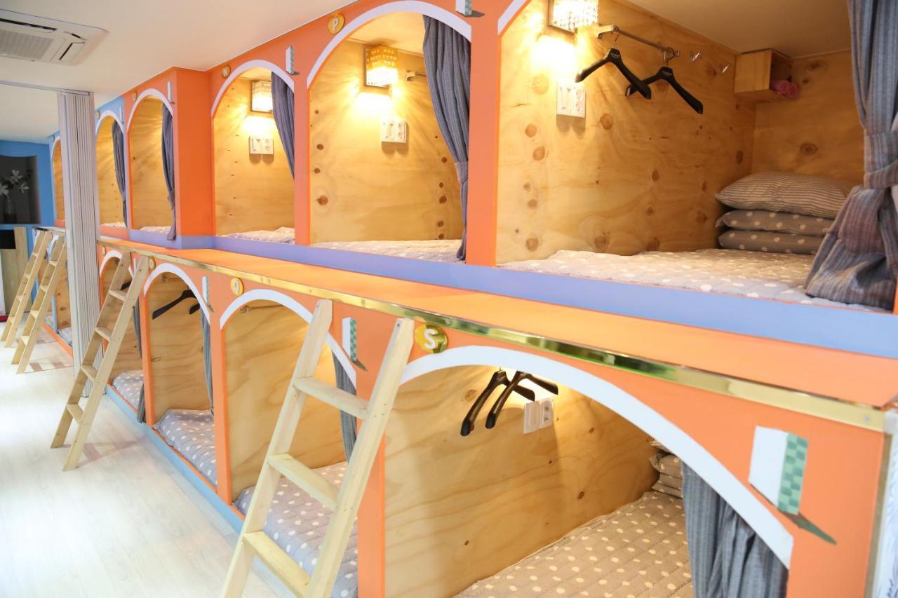Coco Capsule Guesthouse Μπουσάν Εξωτερικό φωτογραφία