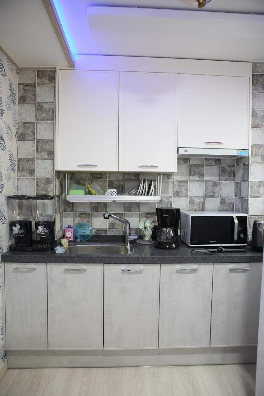 Coco Capsule Guesthouse Μπουσάν Εξωτερικό φωτογραφία