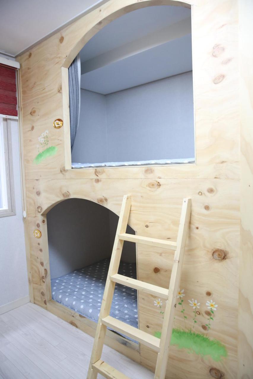 Coco Capsule Guesthouse Μπουσάν Εξωτερικό φωτογραφία