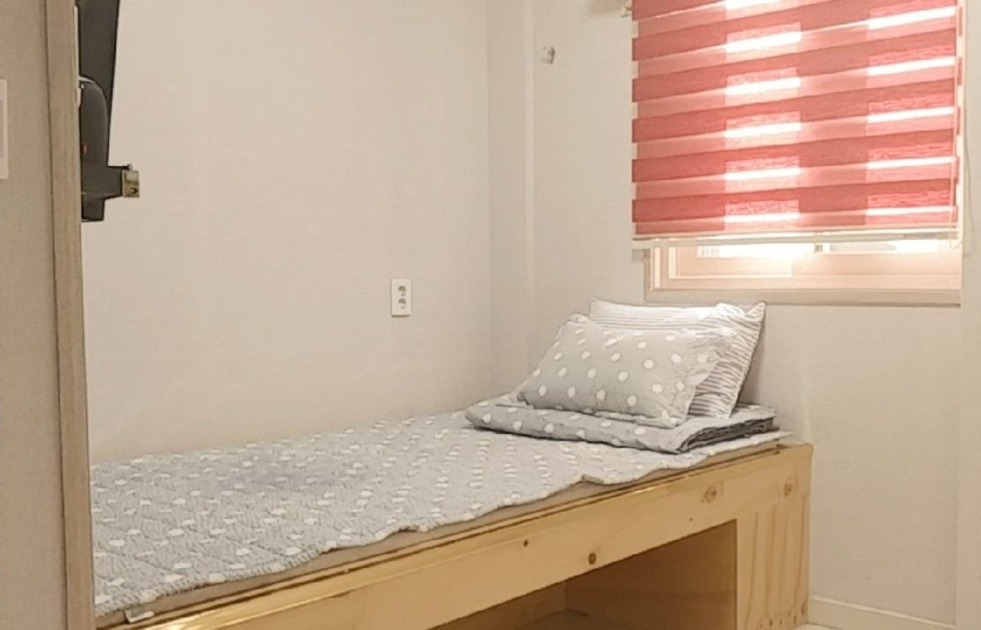 Coco Capsule Guesthouse Μπουσάν Εξωτερικό φωτογραφία